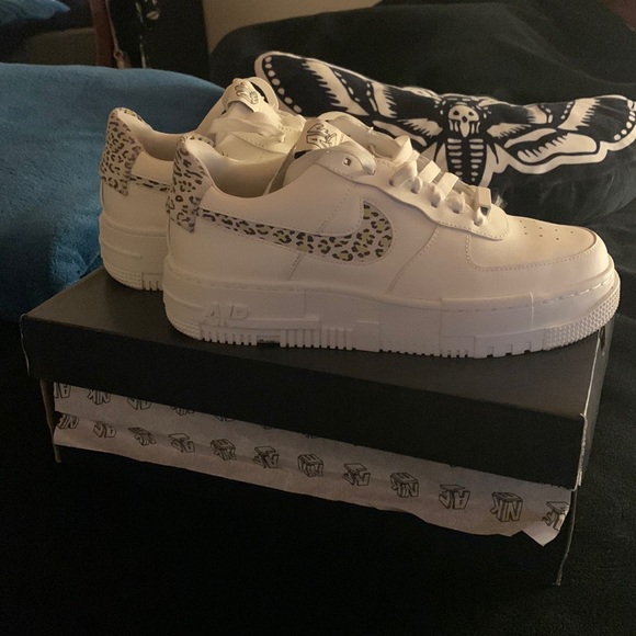 Nike Air Force 1 Pixel SE - Picture 2 of 7